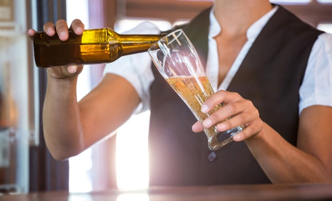 como-servir-cerveja