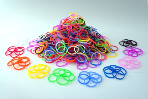 Atenção com os acessórios de loom band